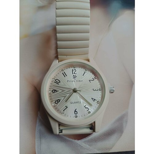 Купить Наручные часы City Classic жен часы, бежевый
Женская модель часов с эластичным б...