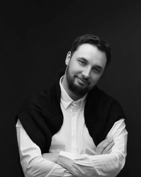 Антон Оконешников — режиссёр-постановщик