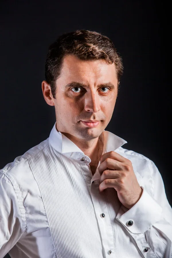 Денис Колесников — актёр