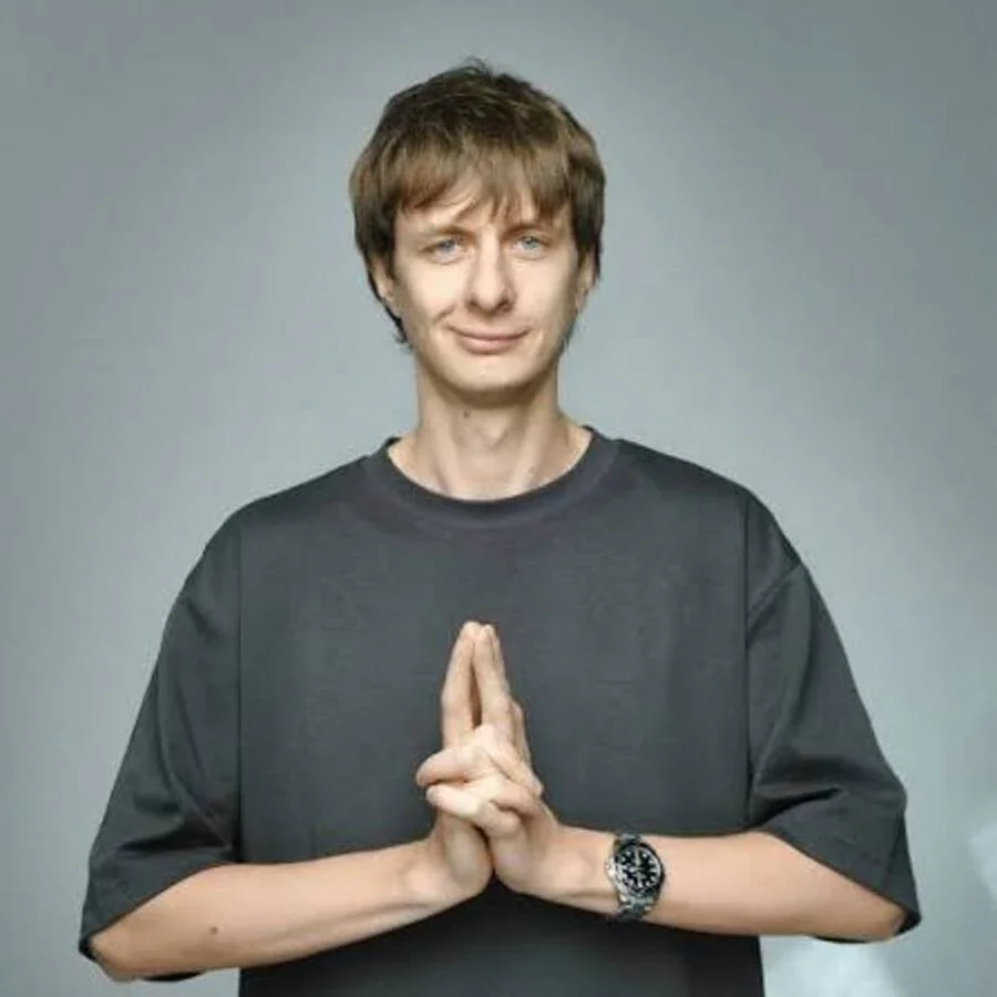 Дмитрий  Гаврилов — комик