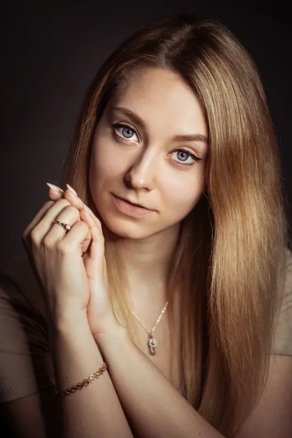 Елена Каяджи — актриса