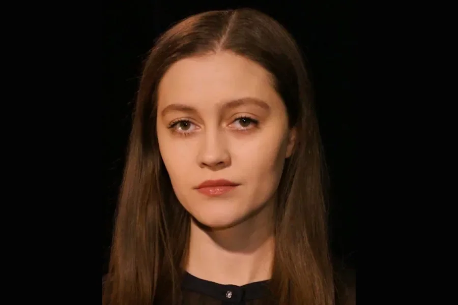 Елена Коновалова — режиссёр-постановщик