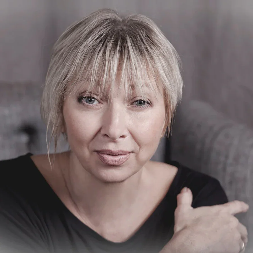 Лариса Абракована — актриса