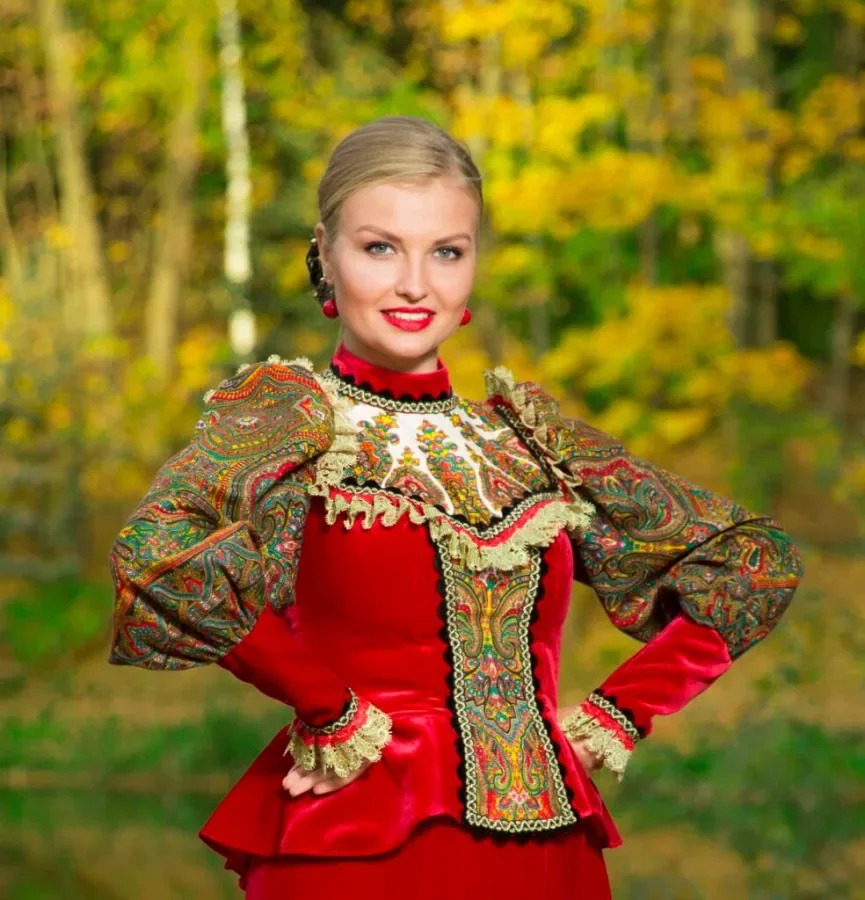 Марина  Фирсова — певица