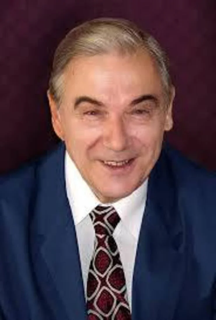 Сергей  Ефремов — режиссёр