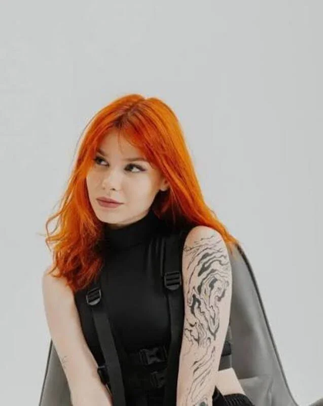 Юлиана  Хожайнова — певица