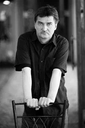 Юрий Бутусов — режиссёр-постановщик