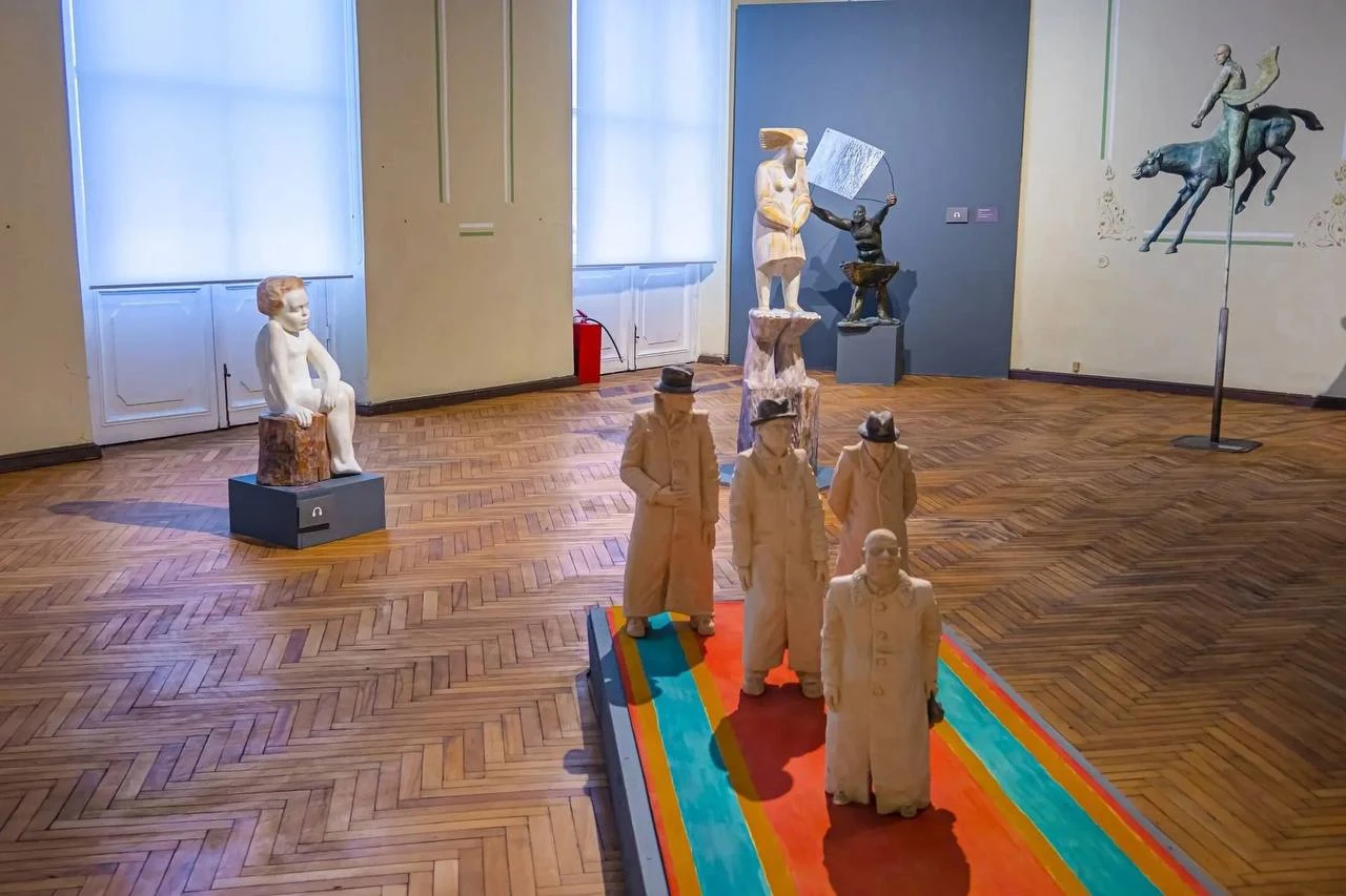 Выставка «Архитектура мифа: Металл, Камень и Цвет» — фото 3