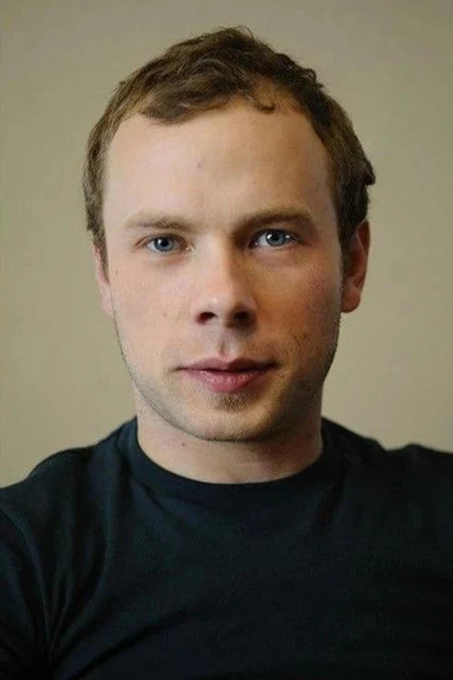 Брендан Флетчер — актёр — Бюро Культуры