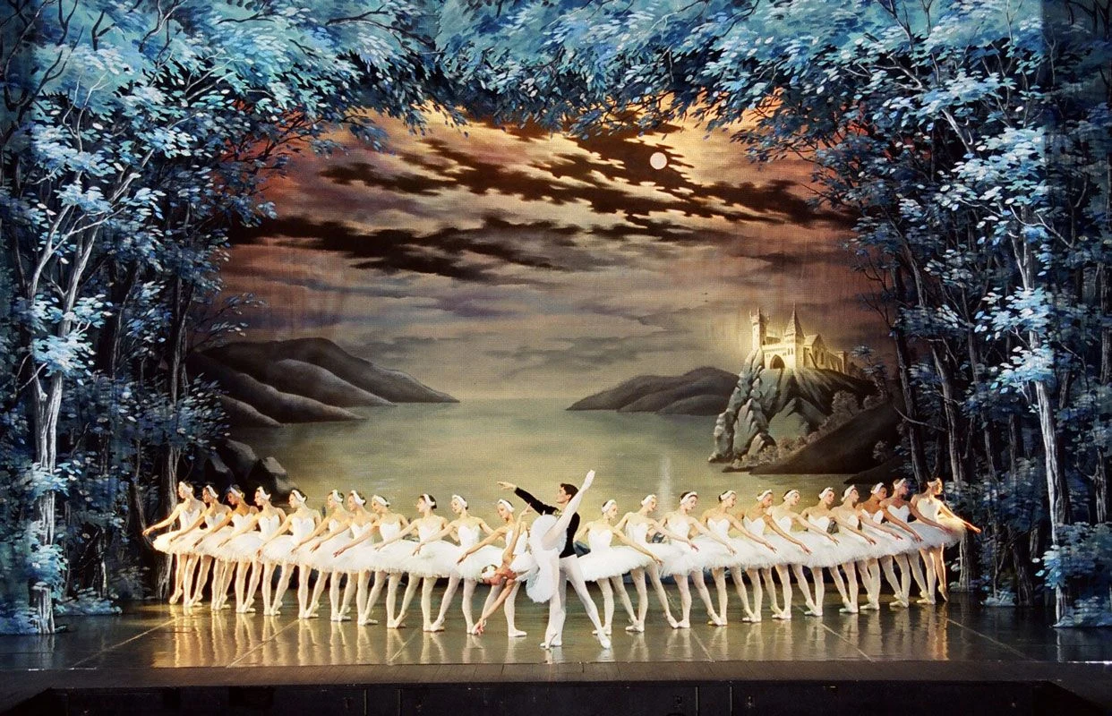 Балет «Лебединое озеро»///Swan Lake ballet — Театрально-концертный зал Карнавал — афиша