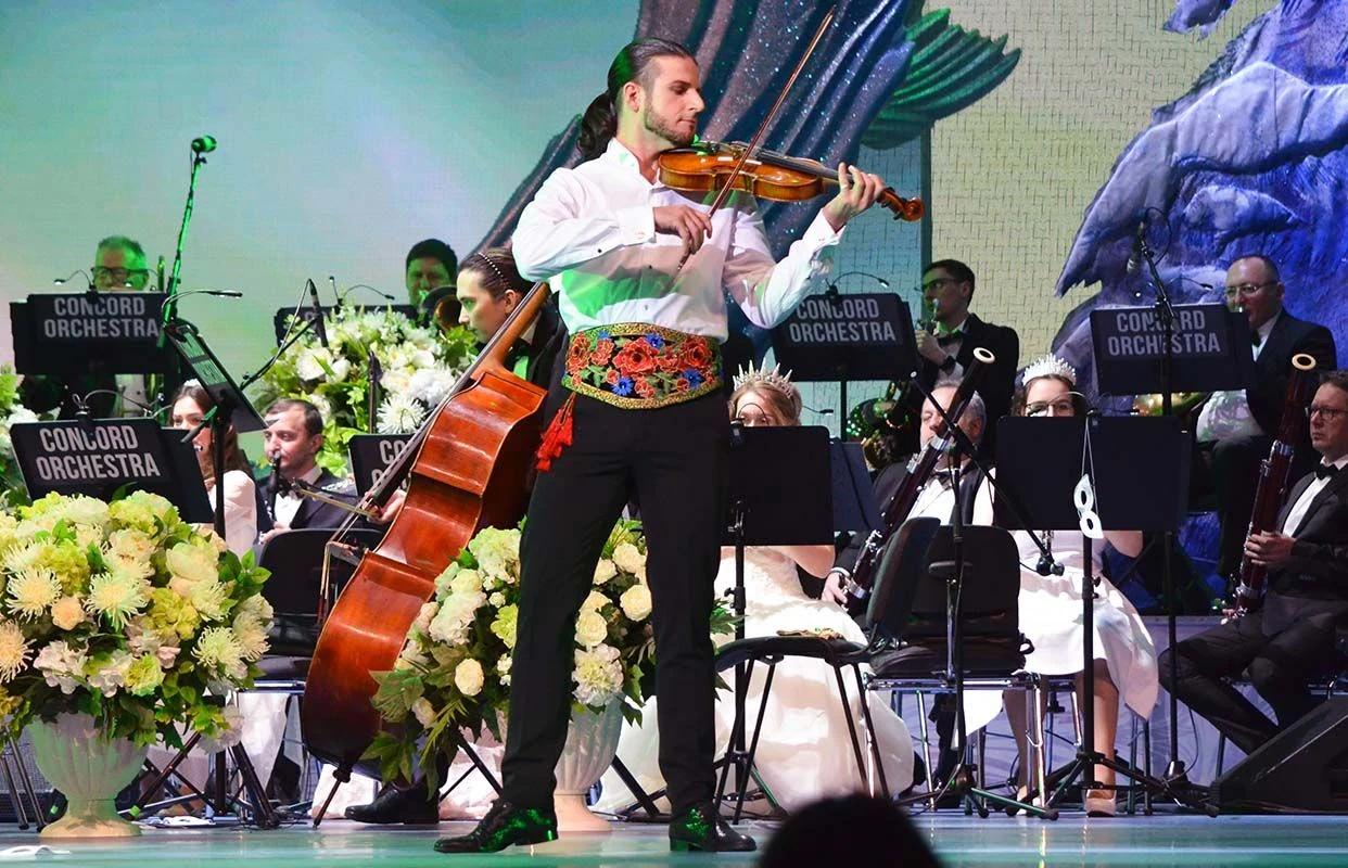 Concord Orchestra: Белоснежный бал Иоганна Штрауса. Новогоднее шоу — Социально-культурный центр — афиша