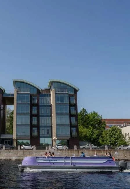 Индивидуальная прогулка по рекам и каналам Северной столицы — Причал на набережной реки Фонтанки 104 — афиша