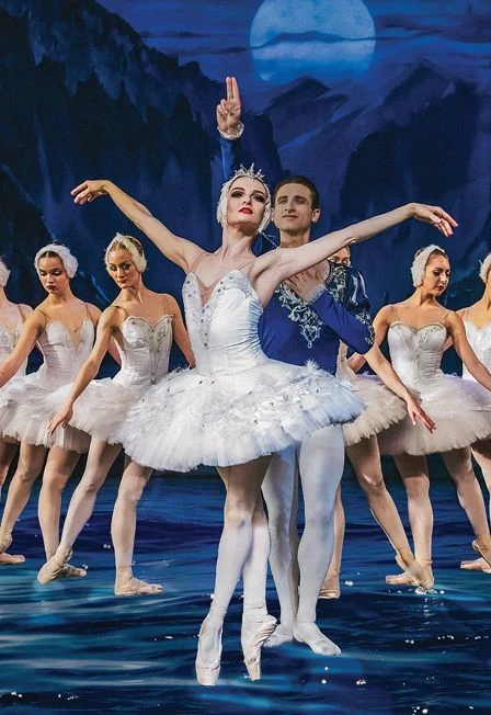 Классический Русский балет (под рук. Х. Усманова) «Лебединое озеро» г. Москва — Сургутская Филармония — афиша