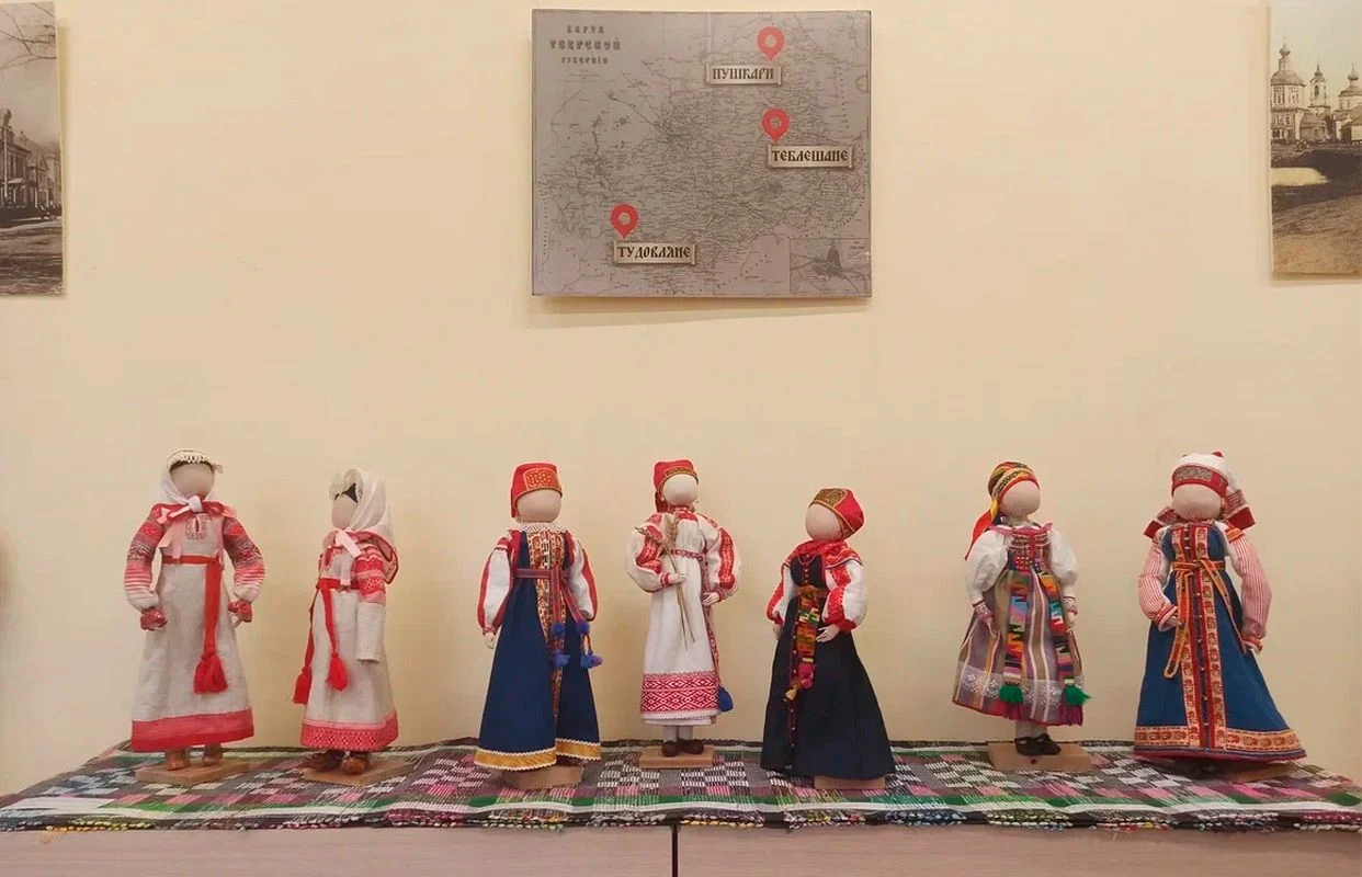 Мир наших историй: Выставка народной студии традиционных ремёсел «Супрядки» — Тверской областной дом народного творчества — афиша