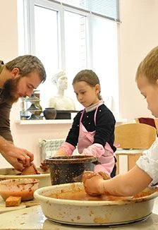 Народные промыслы России: искусство гончарного дела. Мастер-класс — ДШИ Верхнеуслонского района — афиша Верхний Услон