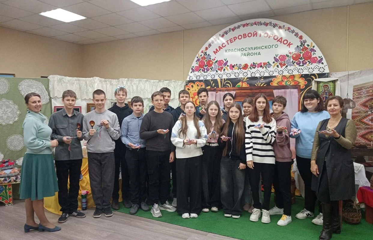 Обзорная экскурсия по экспозициям выставочного зала — РДК Красный Сулин — афиша