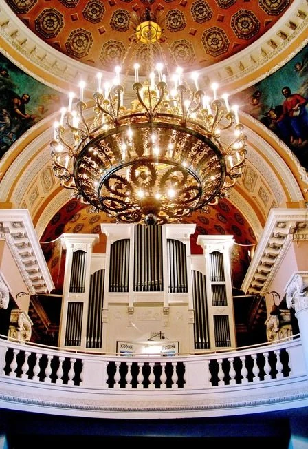 Орган и голос при свечах: Ave Maria и мировые шедевры