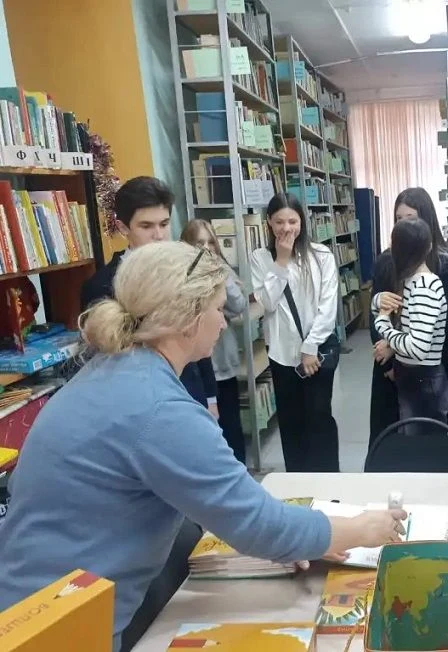 Путешествие по библиотеке. Экскурсия — Библиотека для инвалидов по зрению — афиша