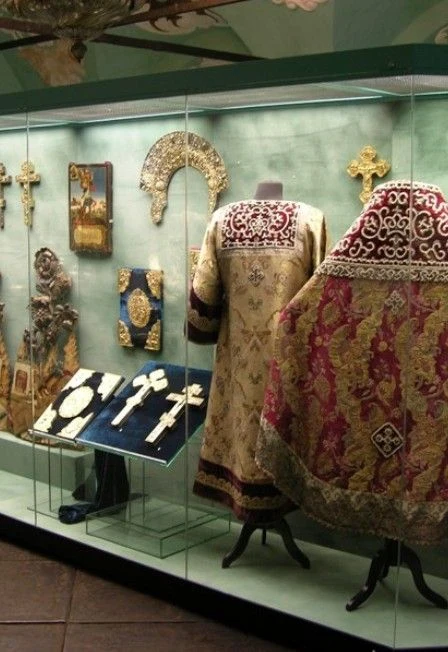 Сокровища Ростовского кремля (лицевое шитье и серебряные изделия XVII-XVIII вв. из собрания музея) — Ростовский кремль — афиша