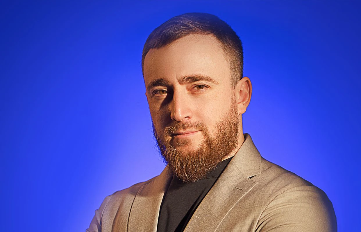Султан Лагучев — ДК Железнодорожников — афиша
