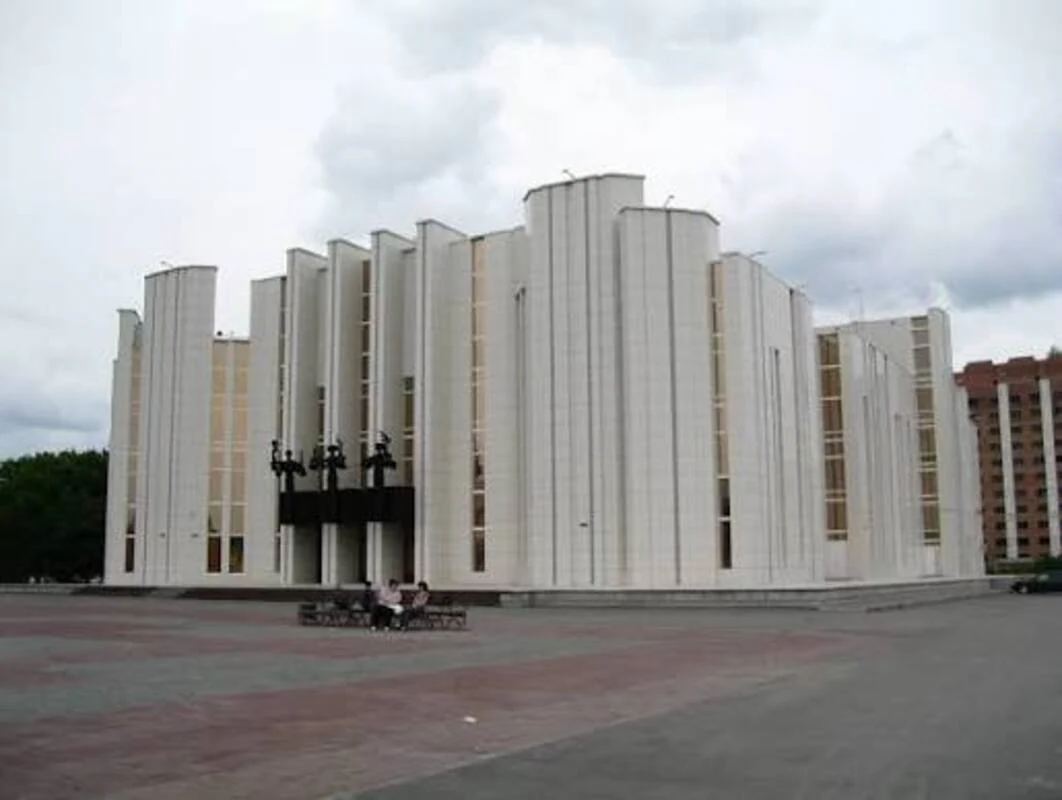 Курганская областная филармония — концертный зал — Курган