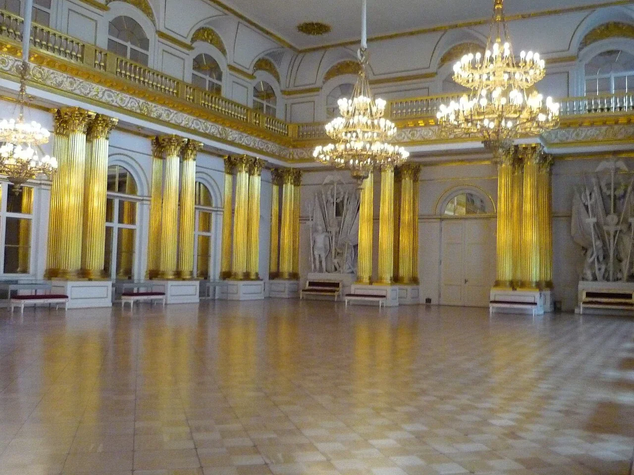 Государственный Эрмитаж, Гербовый зал — музей — метро Адмиралтейская