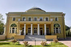Обложка — Отель «Вилла принца Ольденбургского»