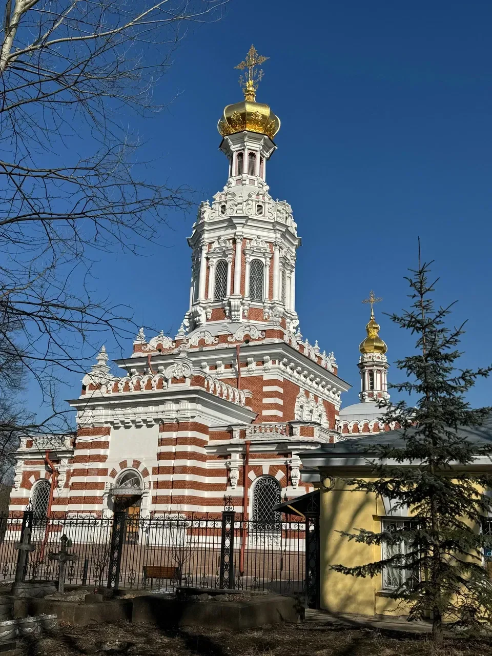 Обложка — Смоленское кладбище
