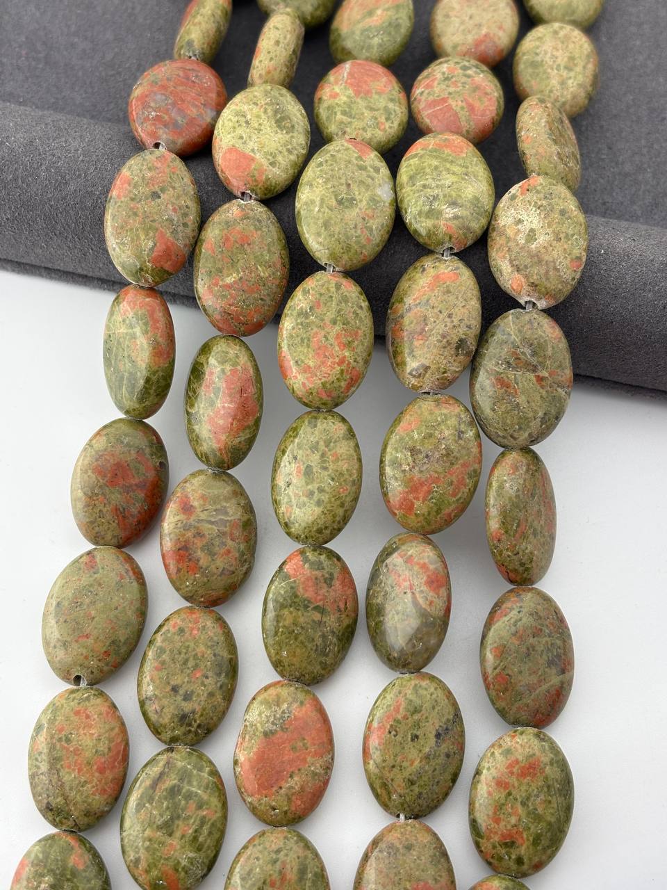 Яшма натуральная унакит — фото 3