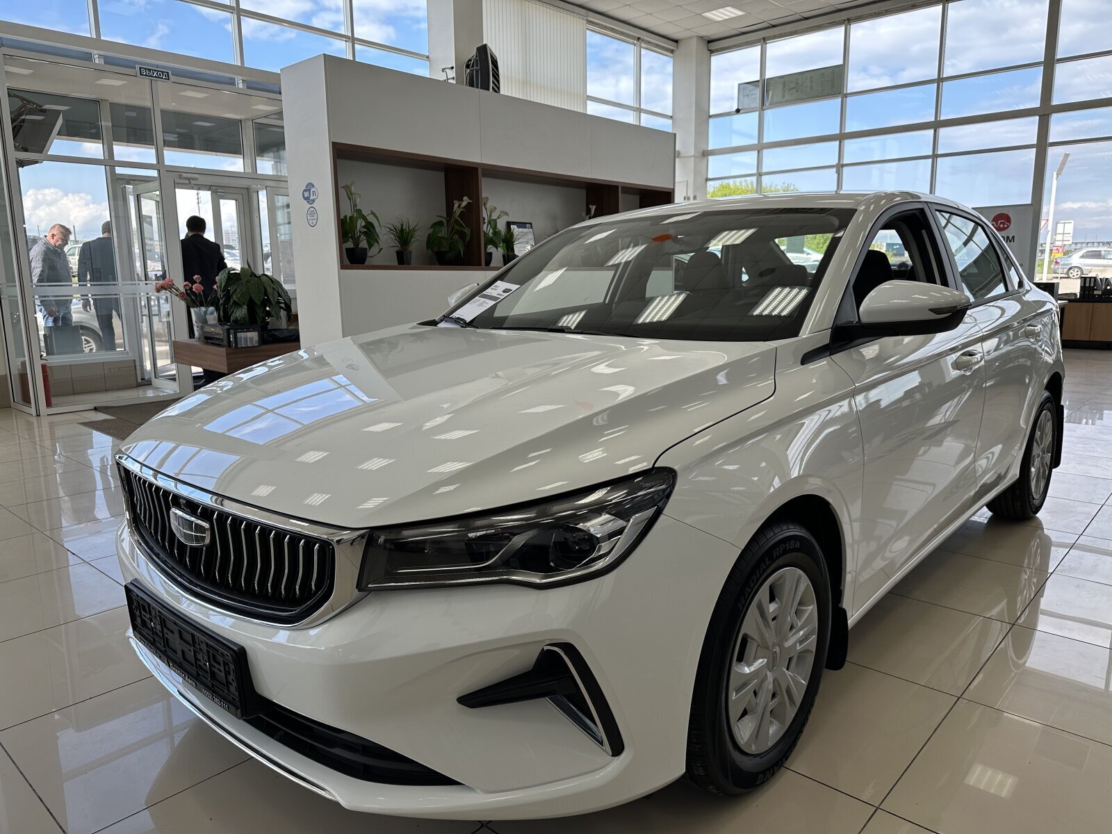 Джили в набережных челнах. Geely Emgrand flagship 2023. Geely Emgrand II 2023. Geely Emgrand flagship. Geely Emgrand Standard 2023