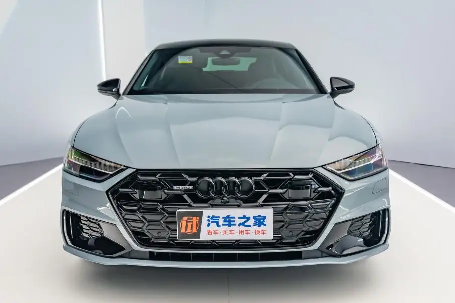 Новый Audi A7: роскошный седан теперь доступен с опциями от RS Line!