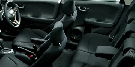 Honda Fit Hybrid BASEGRADE (GP1)