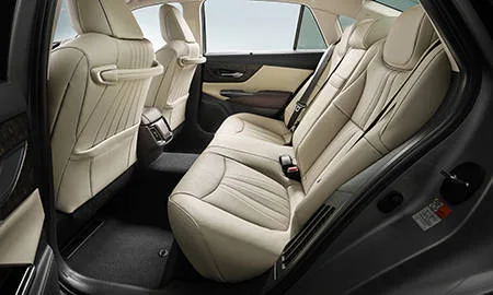 Toyota Crown Hybrid RS ADVANCE (AZSH20)