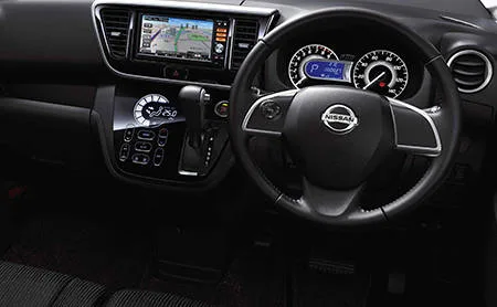 Nissan Dayz Roox HIGHWAY STAR X G PACKAGE (B21A)