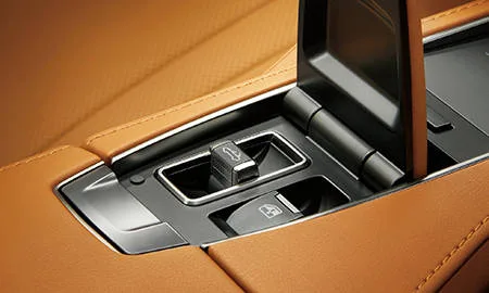 Lexus LC500 CONVERTIBLE (URZ100)