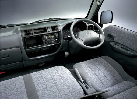 Mitsubishi Delica Cargo CD (SKF6VM)