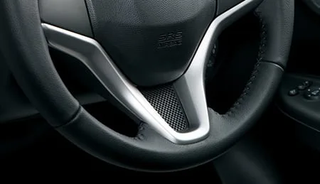 Honda Fit Hybrid L PACKAGE (GP5)