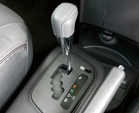 Toyota IQ130G MT GO (NGJ10)