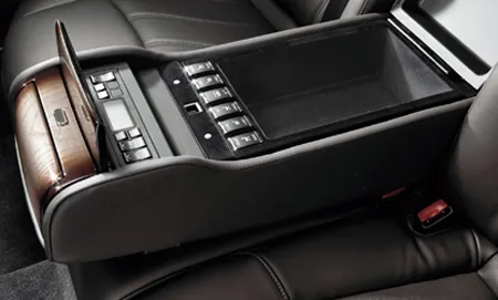 Nissan Cima HYBRID VIP (HGY51)