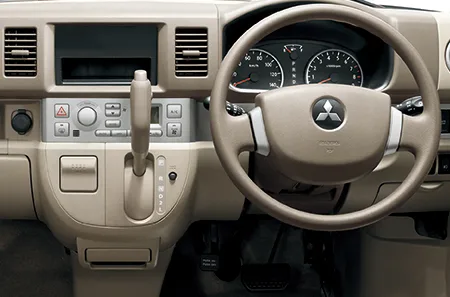 Mitsubishi Town Box G (DS64W)