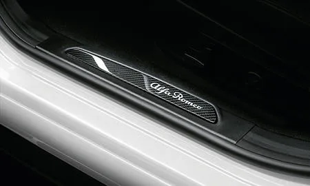 Alfa Romeo Giulia QUADRIFOGLIO CARBONIO (95220 / 95229)
