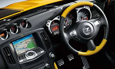 Nissan Fairlady Z HERITAGE EDITION (Z34)
