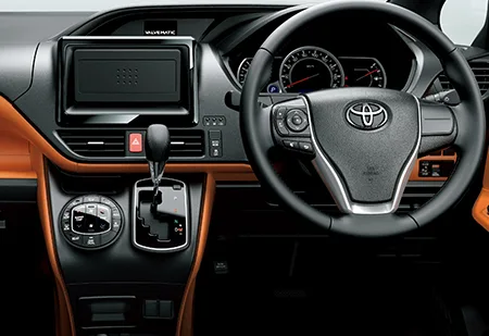 Toyota Voxy ZS (ZRR80W)