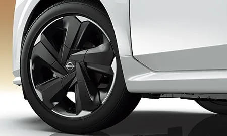 Nissan Aura G 90TH ANNIVERSARY (FE13)