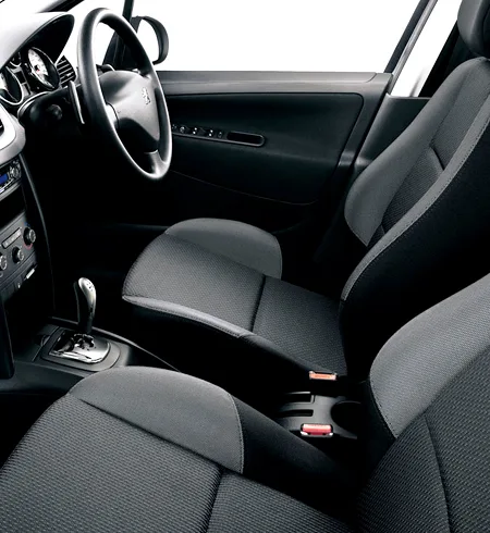 Peugeot 207 STYLE 1.6 (A75F01)