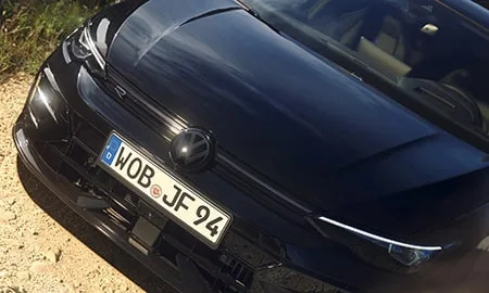 Volkswagen Golf R BLACK EDITION (CDDNFF)