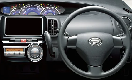 Daihatsu Tanto CUSTOM X (L385S)
