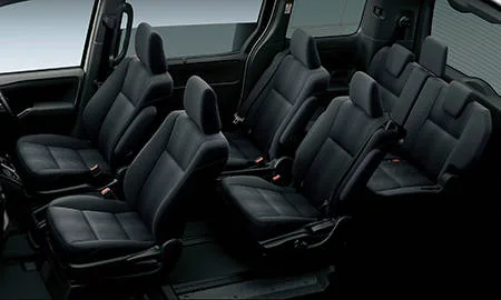 Toyota Voxy HYBRID ZS (ZWR80W)