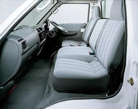 Mitsubishi Delica Truck DX (SK82TM)