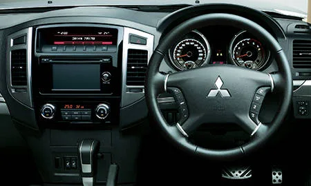 Mitsubishi Pajero SHORT VR-II (V88W)